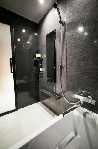 Small Double or Twin Room image 6