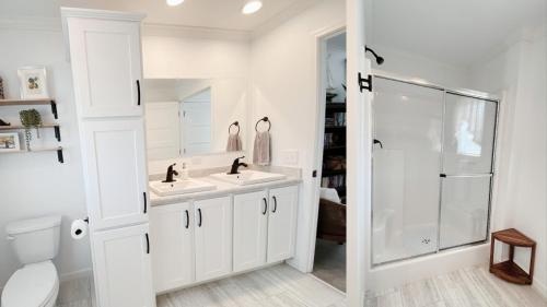 Brand New 2 Bedroom Cottage on Seneca Lake in Himrod, USA