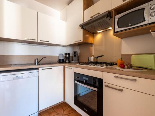 Apartment Les Marinas de la Plage I-1 by Interhome in Le Grau-du-Roi