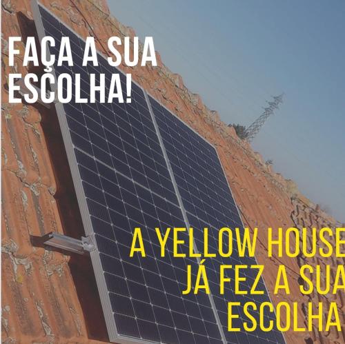  Yellow House in Senhora da Hora
