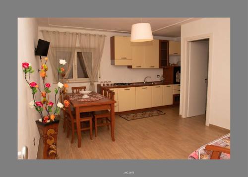 1 double bed, 1 twin bed