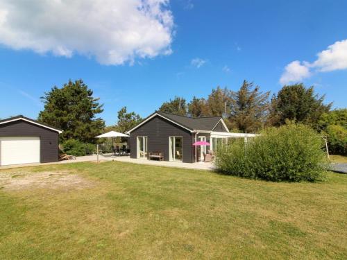 Holiday Home Annina - 500m from the sea in NW Jutland by Interhome