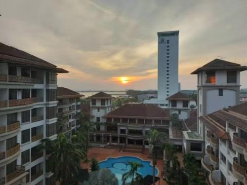 Gracious ~ Walking Distance to SEE, SHOP and EAT, Malacca