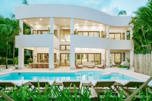 8 Bedroom Luxury Villa with Private Chef Included in Tulum, Mexico