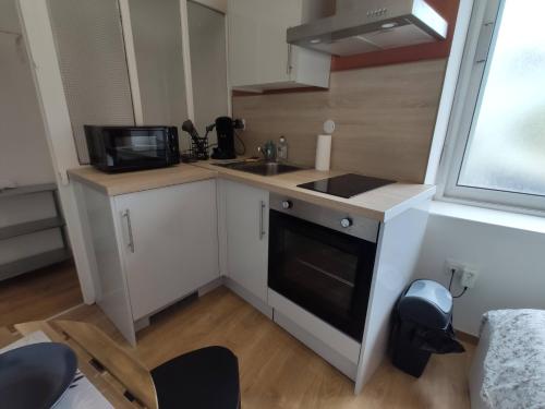 Résidence Jehan Froissart (Residence Jehan Froissart) in 华伦西尼斯