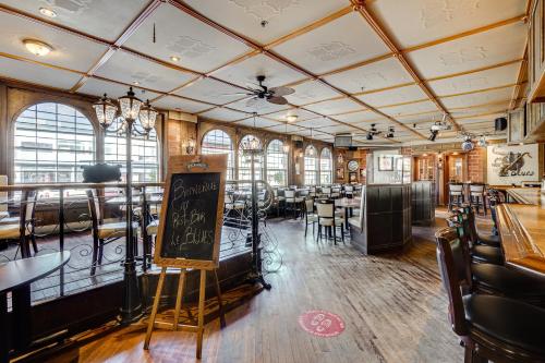 Étterem, Le Grand Hotel in Baie-Comeau (QC)