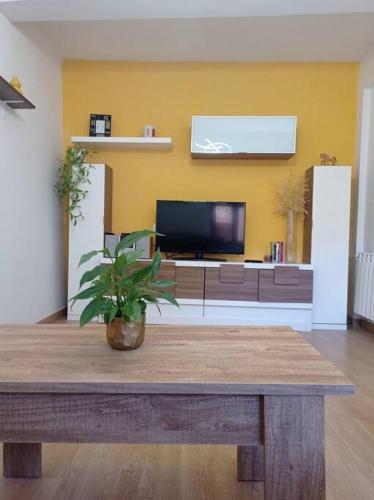 Agradable casa antigua reformada con patio gîte à louer Navas del Pinar