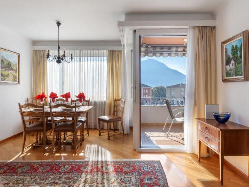  Apartment Alga Lakeview by Interhome in Brissago