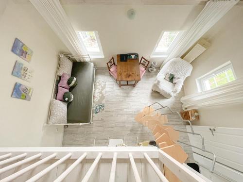 Holiday Home tiny lavender house by Interhome in 蒂真