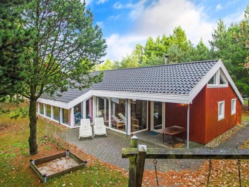 Holiday Home Luciane - 2-5km from the sea in Western Jutland by Interhome