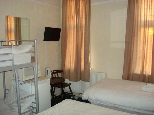 Forest Gate Hotel near Wanstead Tube Station