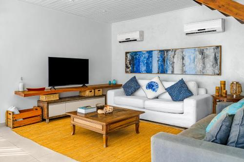 共用Lounge/電視區, Pousada Maré Búzios (Pousada Mare Buzios) in 福莫薩灣