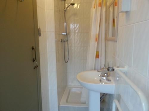 Oakville Apartments - image 10