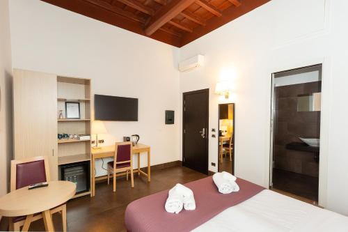 SuitInn19 - image 10