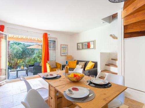 Holiday Home Le Hameau de Gassin-5 by Interhome
