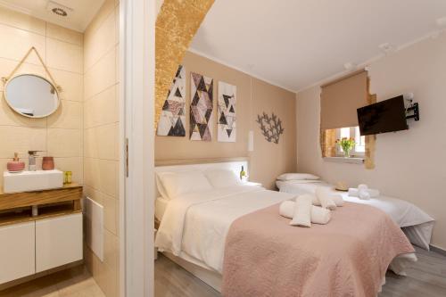 Mitos mini suites Room Type - Triple Room with Private Bathroom