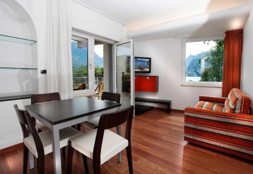 2 bedrooms, 4 beds