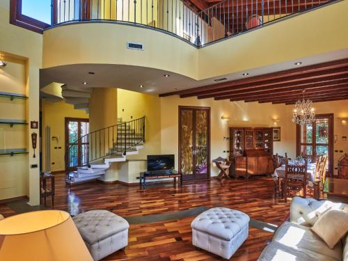  Villa Villa Naviglio Grande by Interhome in Corsico