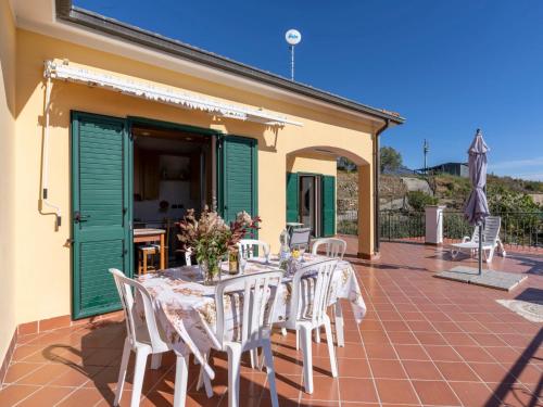  Apartment Aurora by Interhome, Ferienwohnung in Costarainera
