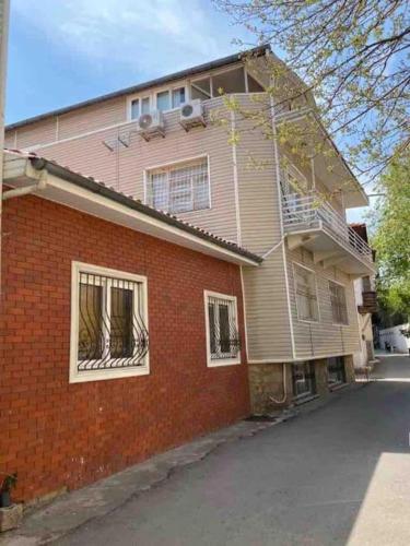 One-Bedroom Apartment image 9