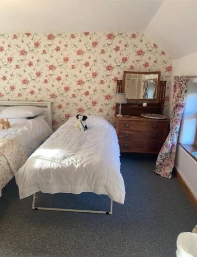 Luxury Village Cottage 5 mins to Alton Towers