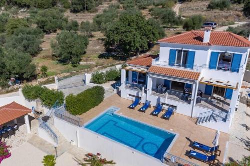 Villa Anna Margarita, beautiful modern villa with far reaching sea views - Location, gîte - Céphalonie