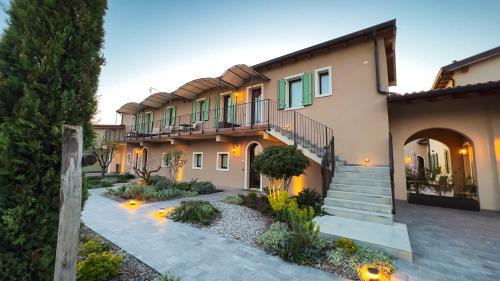 Natiia Wine Relais (+14)