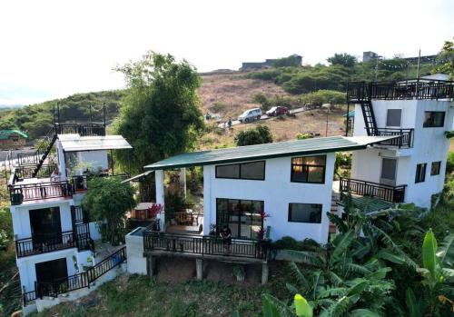 Dicimulacion Staycation House in Angono