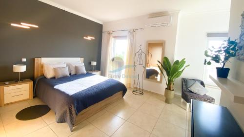 Villa Jardins 2 by Sunny Deluxe in Guia
