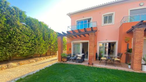 Villa Jardins 2 by Sunny Deluxe in Guia