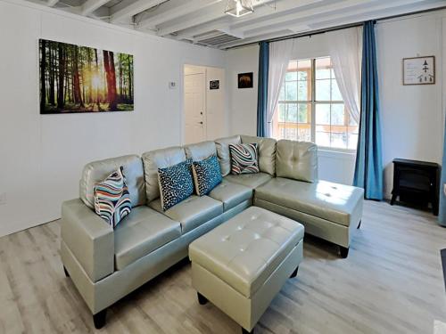 Jireh Mount Cabin in Cosby, USA