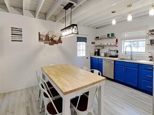 Jireh Mount Cabin in Cosby, USA