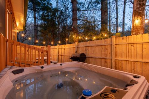 Jireh Mount Cabin in Cosby, USA