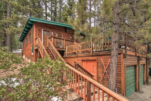 Fantastic Home In Woods With Hot Tub!