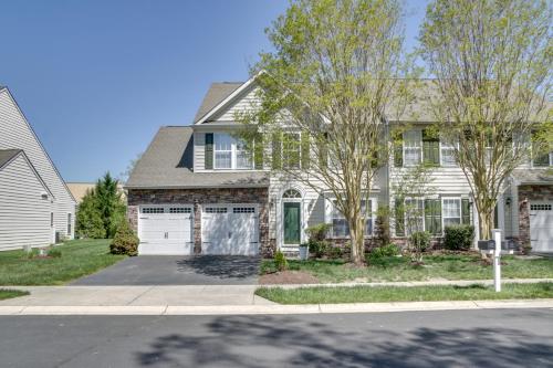 Vibrant and Suburban Home Less Than 4 Miles to Bethany Beach