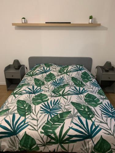 Logement à 20 min de Paris avec parking gratuit (Logement a 20 min de Paris avec parking gratuit) in Обон