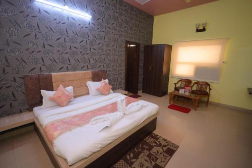 Hotel Mukund Priya- Near Krishna Janam Bhoomi