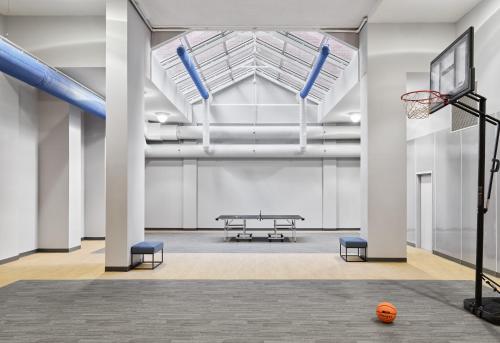 The Metcalfe by Gray Collection