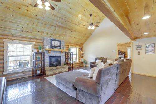 Cabin with Theater Room Less Than 1Mi to Palisade State Park! - image 6