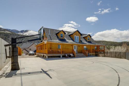 Cabin with Theater Room Less Than 1Mi to Palisade State Park! - main image