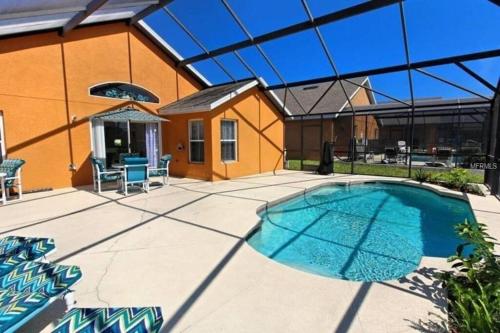 #480-Fabulous 3 bed villa with south facing pool and great privacy in Davenport, USA