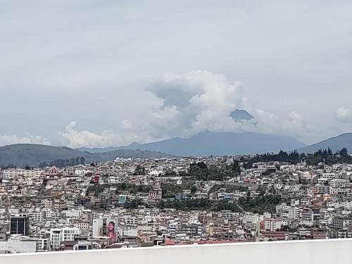 HERMOSO Y COMODO Departamento vacacional, vista unica! TOTALMENTE AMOBLADO E INDEPENDIENTE in Ambato