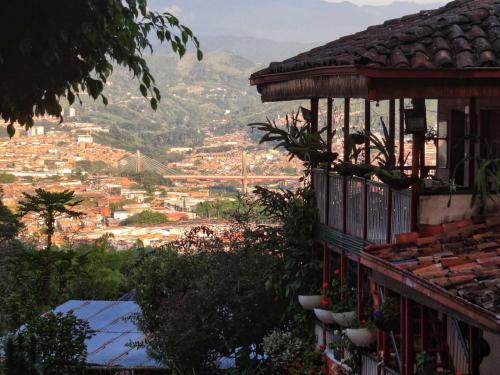 Nearby attraction, Parque Bioflora in Dosquebradas