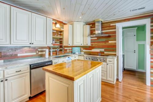 6 Mi to Boardwalk Myrtle Beach Golfers Retreat! in 森林溪