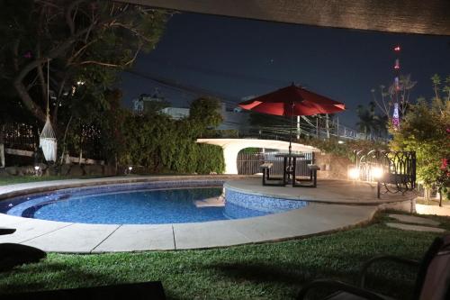 حديقة, Casa las Maravillas, hermosos jardines y alberca in Lomas de Cortes