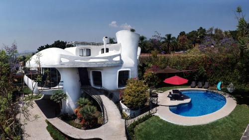 Casa las Maravillas, hermosos jardines y alberca in Cuernavaca, Mexico