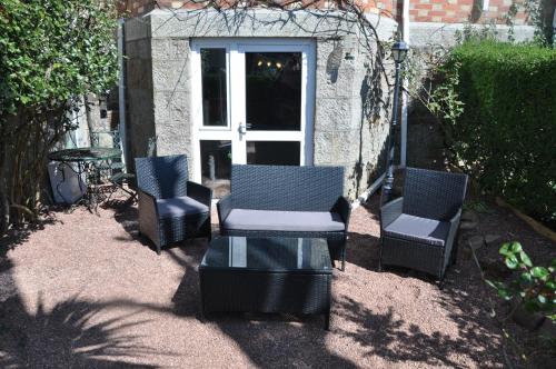 Torwood House - image 2