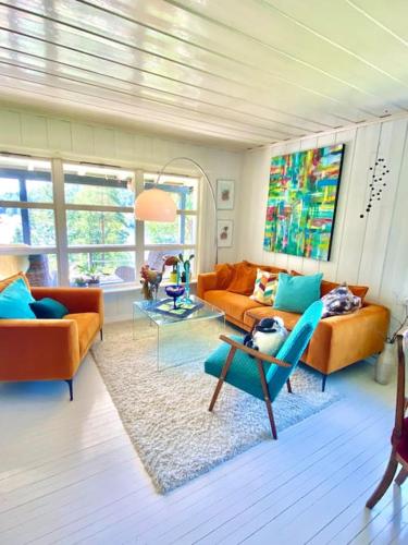 Kunstnerhytte med panoramautsikt på Furuholmen (Kunstnerhytte med panoramautsikt pa Furuholmen) in Sarpsborg