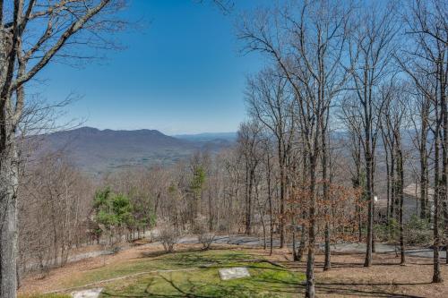 Huge Deck, Mountain Views And Pet Friendly