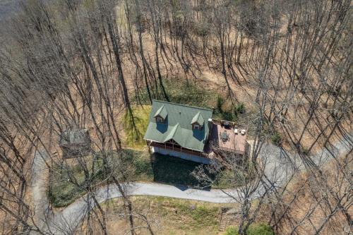 Huge Deck, Mountain Views And Pet Friendly